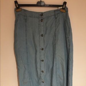 Midi length skirt chambray